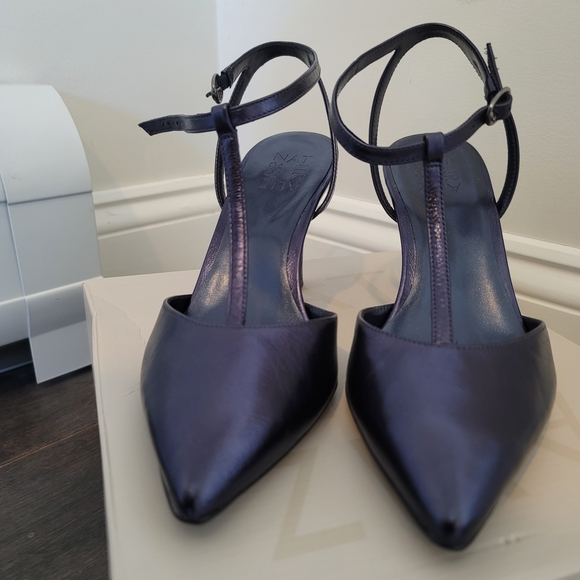 NIB Naturalizer Astrid T-Strap Pointed Toe Dress Pumps, Navy, Size 7.5W - Picture 3 of 7
